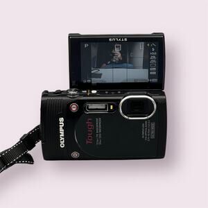 Olympus Stylus Tough TG-850 Digital Camera | 16MP | Flip Screen